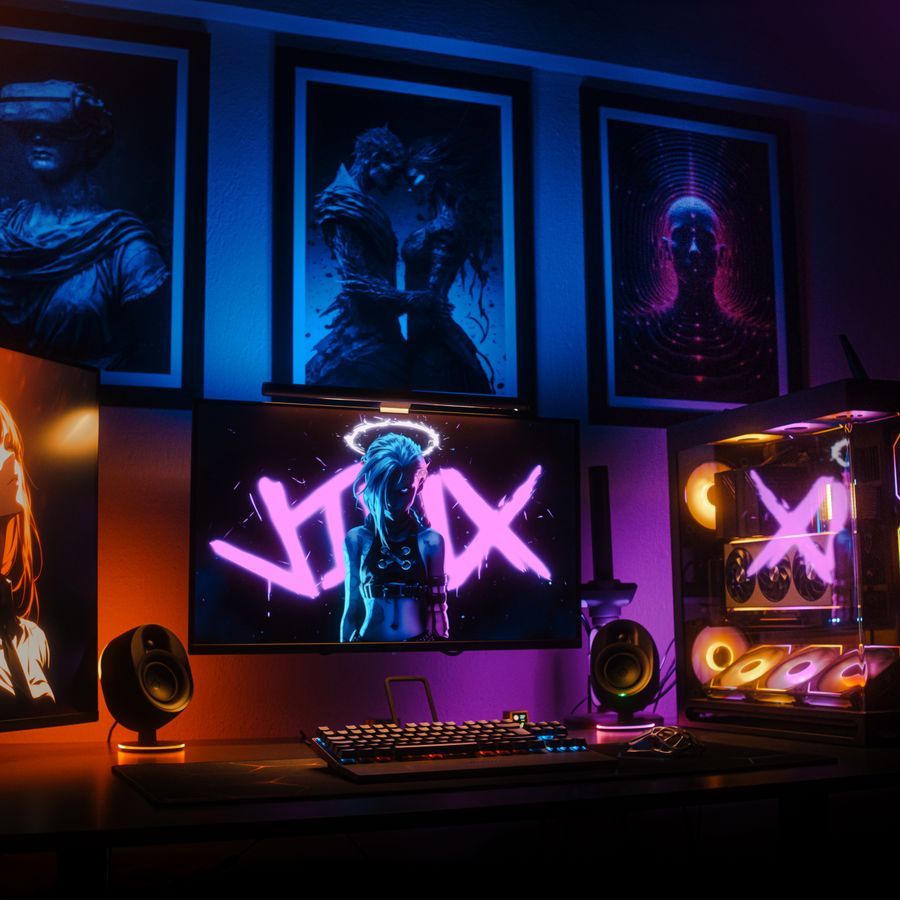 Setup gaming con luces neón